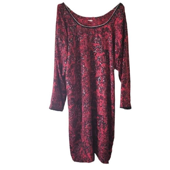 Beautiful Red Floral with Silver Embellishments Women's Kaftan - Picture 1 of 3